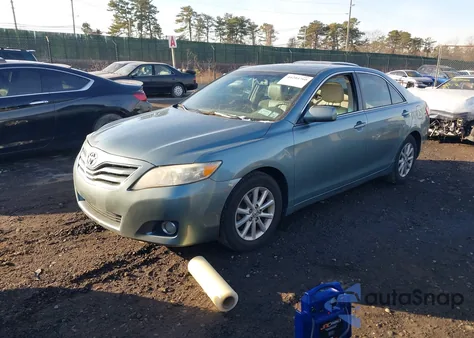2011 Toyota Camry Xle z USA, uszkodzony, nr VIN 4T1BF3EK3BU665629